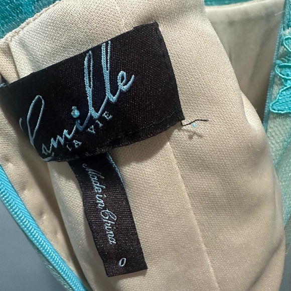 Women’s dress size 0. Aqua/teal lace with Nude underlay. Ribbon bow belt. - Picture 2 of 5